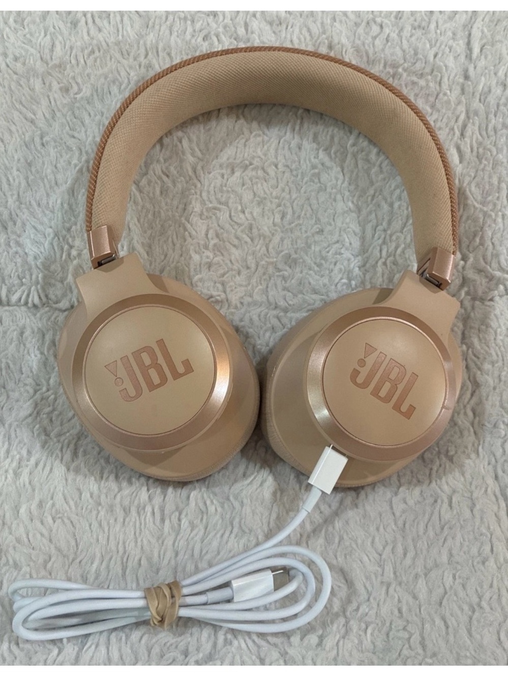 JBL Over-Ear Headphones in Rose Gold - Wired
